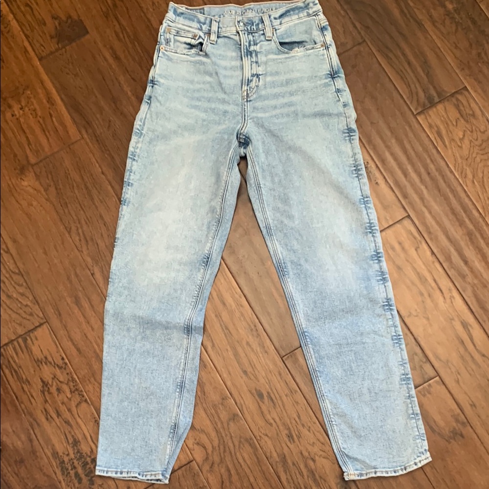 American Eagle Outfitters Light Wash Boyfriend Jeans